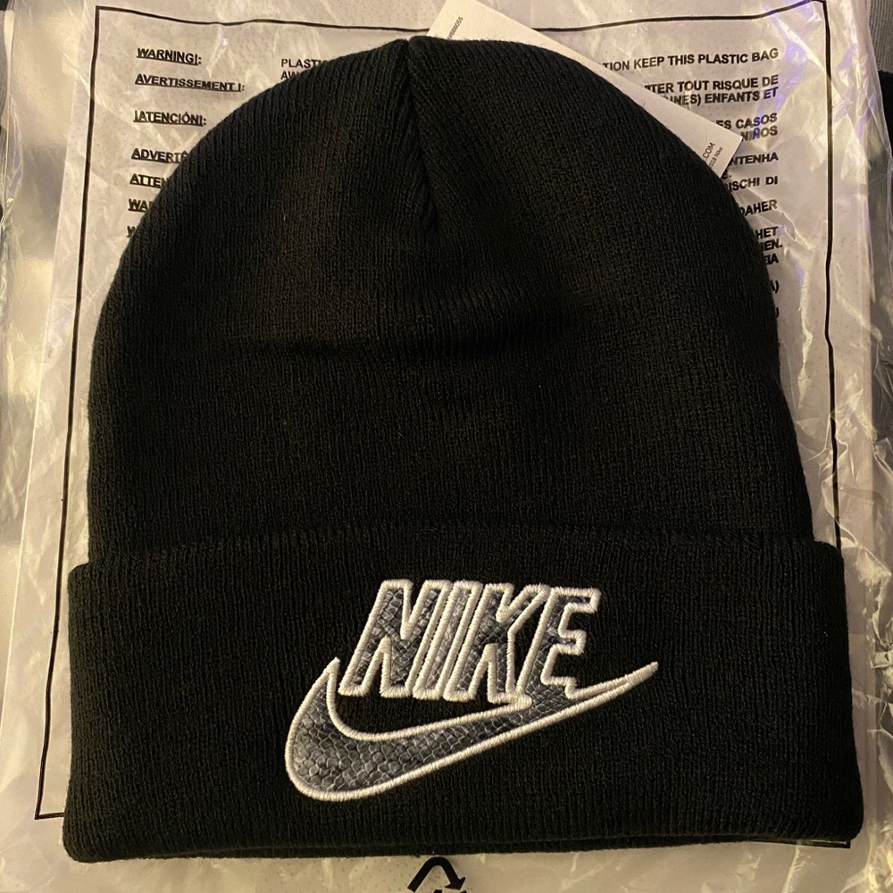 Supreme x Nike Beanie Hat SS21 Black